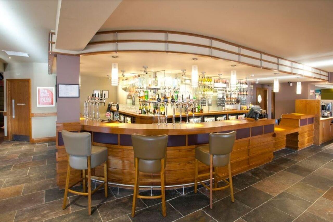 Premier Inn Inverness West Exterior foto