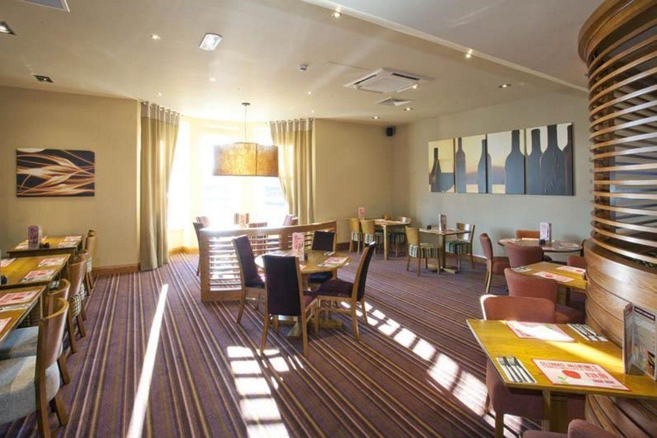 Premier Inn Inverness West Exterior foto